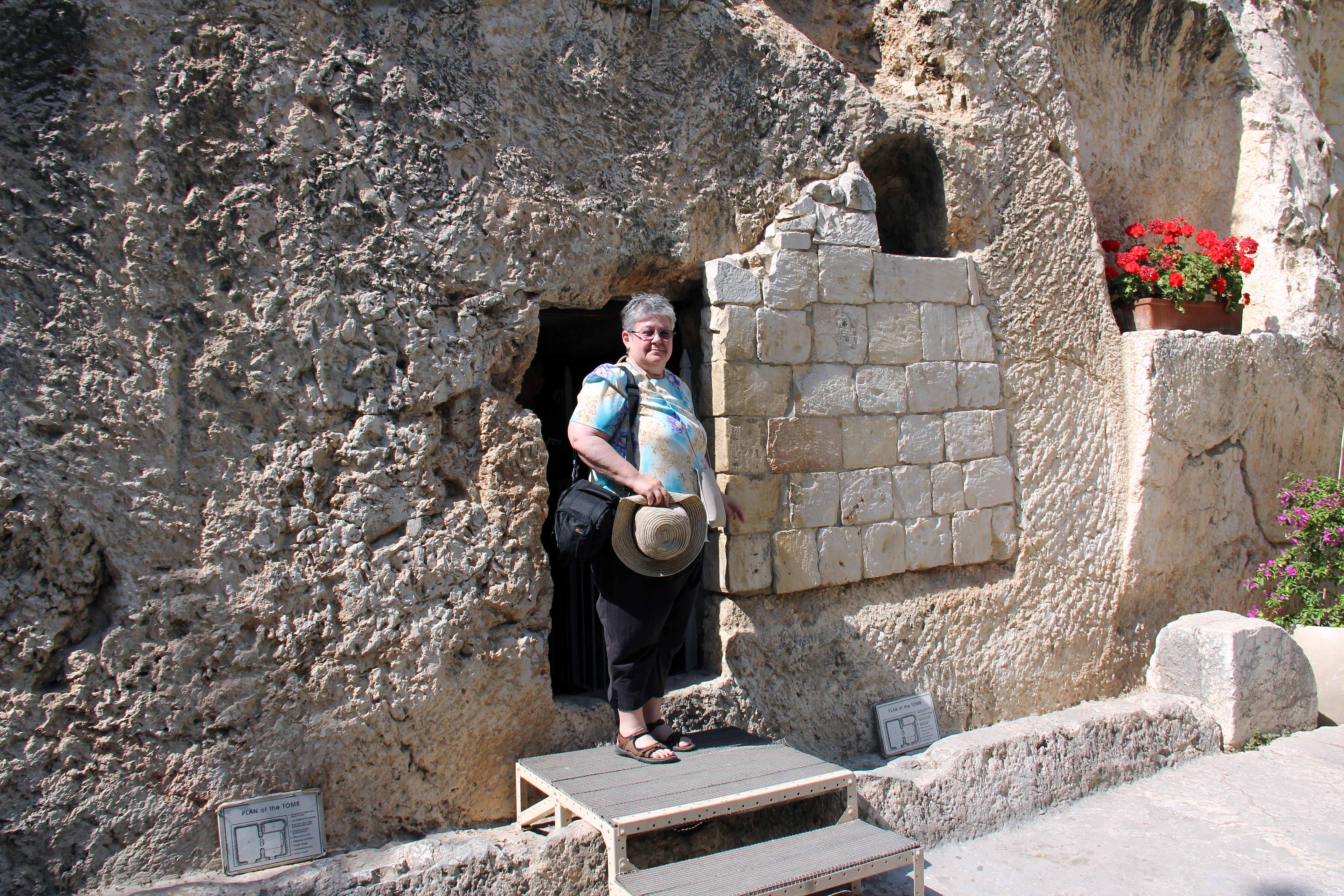 Garden Tomb image 14